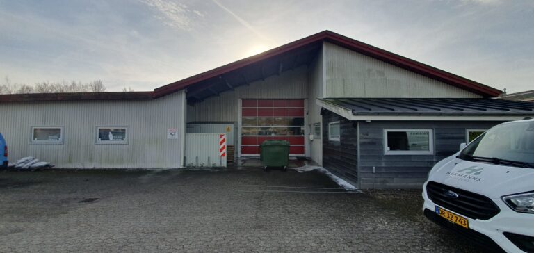 Facaderens før og efter i Odense og Thisted – algerens af erhvervsbygning